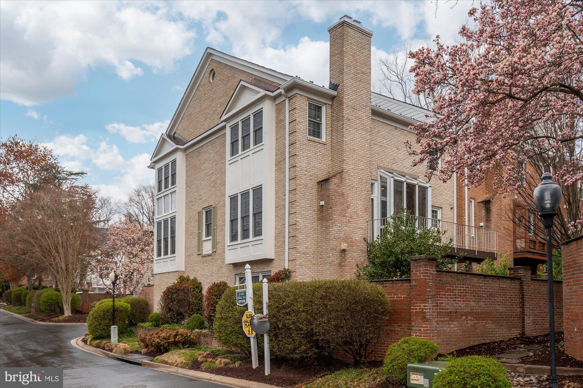 8001 Quarry Ridge Way Bethesda, MD 20817 - Photo 51 of 55 Windows and View!