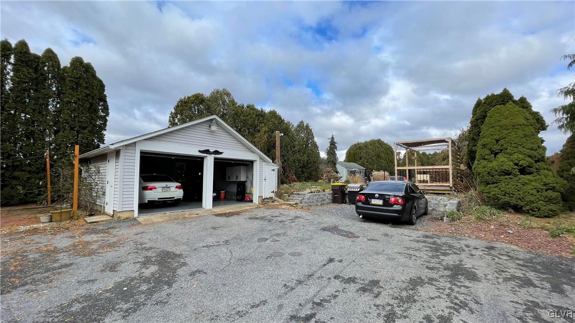 4366 Newburg Road Nazareth, PA 18064 - Photo 8 of 50 Gallery Image 8