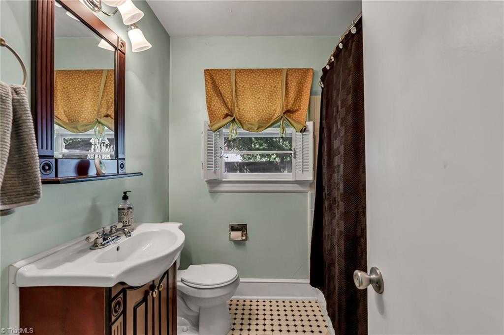 513 Spruce Street High Point, NC 27262 - Photo 22 of 28 Gallery Image 22