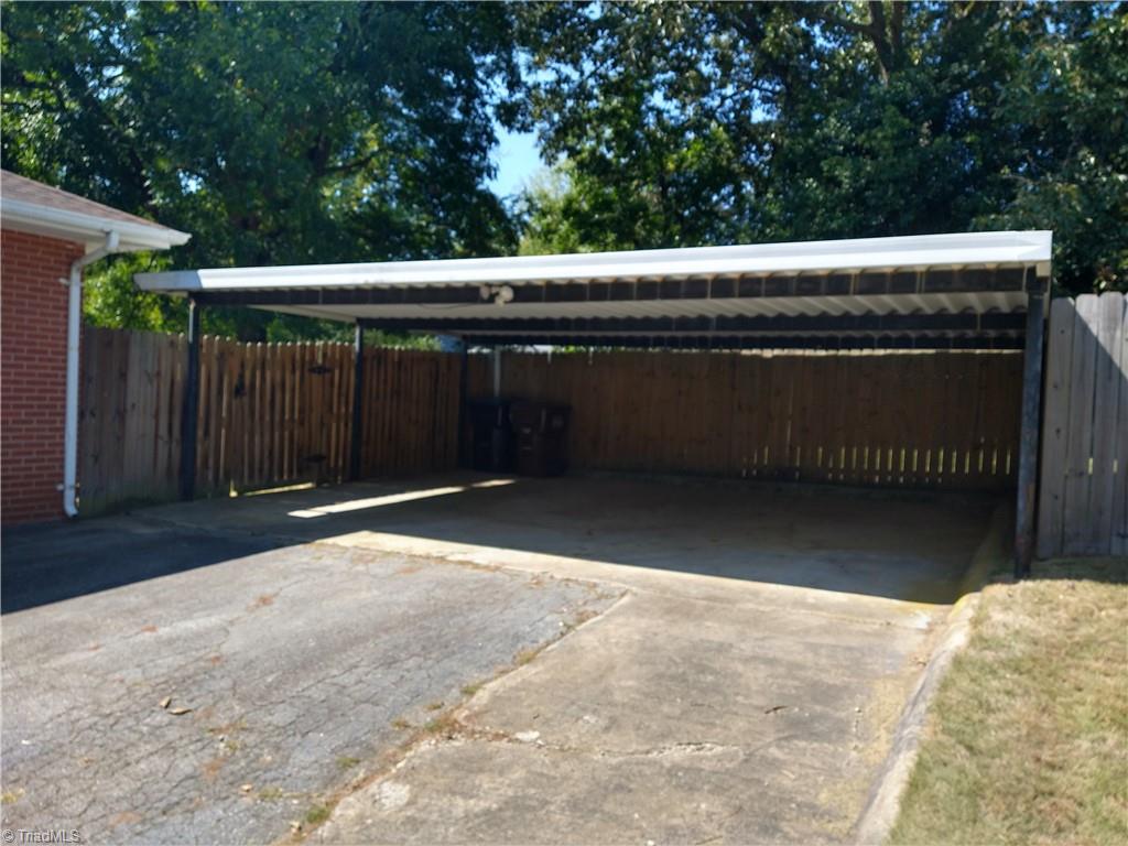 513 Spruce Street High Point, NC 27262 - Photo 4 of 28 Gallery Image 4