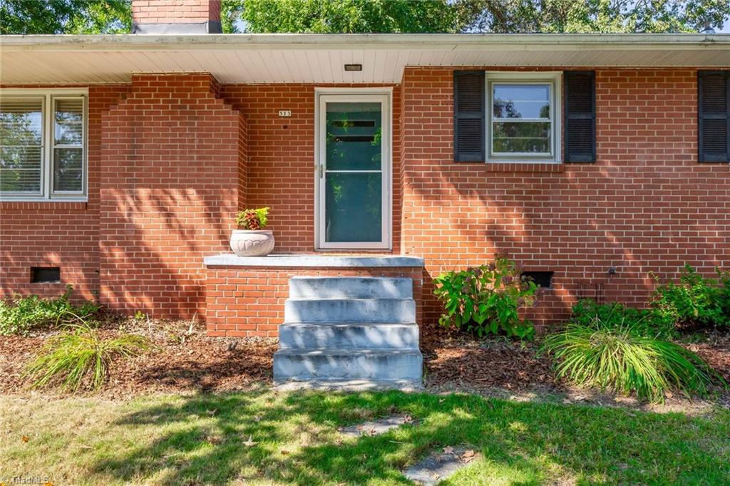 513 Spruce Street High Point, NC 27262 - Photo 5 of 28 Gallery Image 5