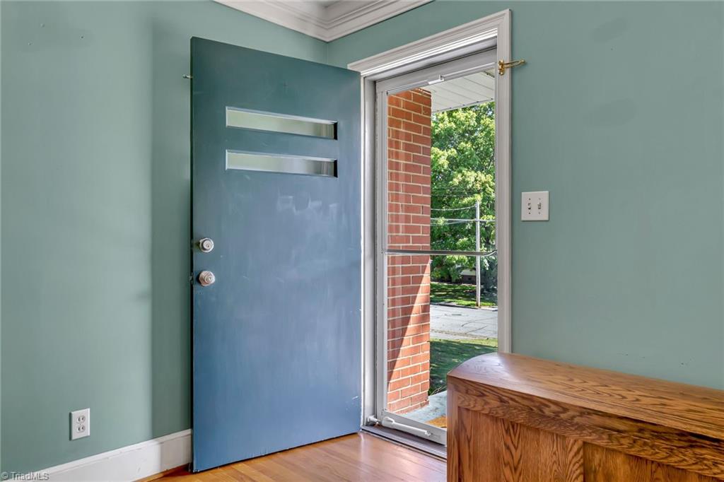 513 Spruce Street High Point, NC 27262 - Photo 6 of 28 Gallery Image 6