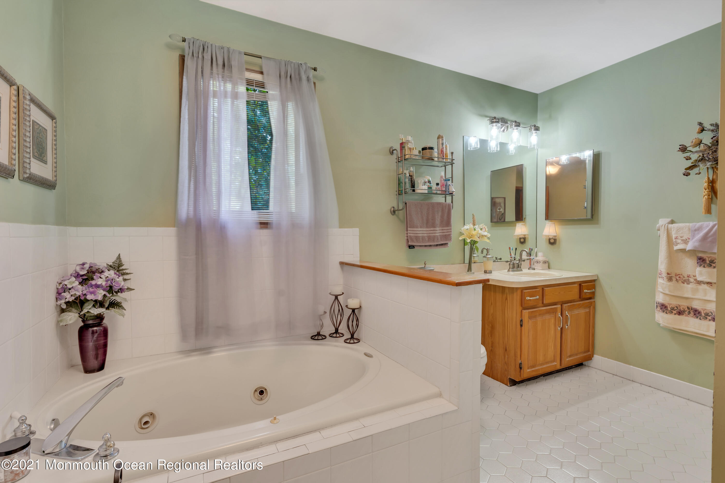 9 Wilfred Road Manalapan, NJ 07726 - Photo 18 of 23 035_dsc03712