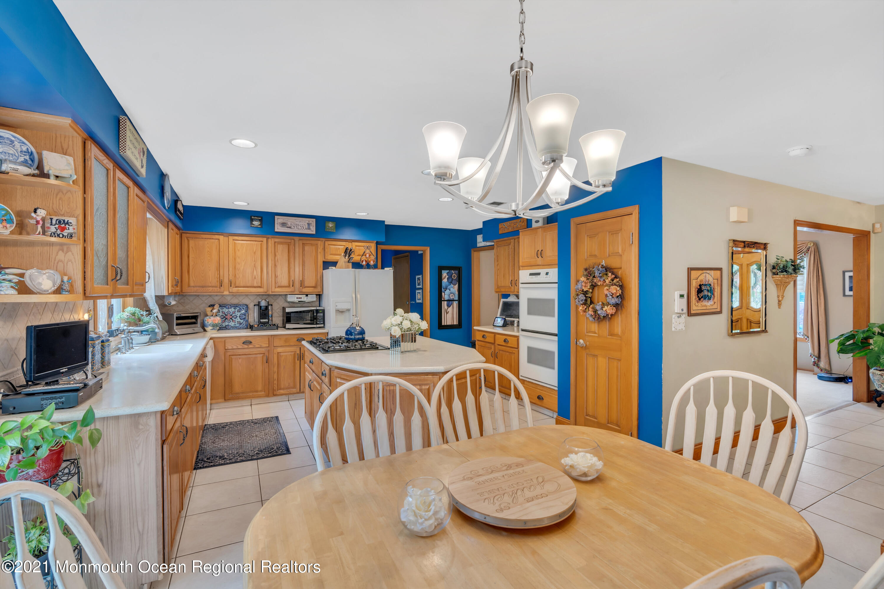 9 Wilfred Road Manalapan, NJ 07726 - Photo 8 of 23 017_dsc03592