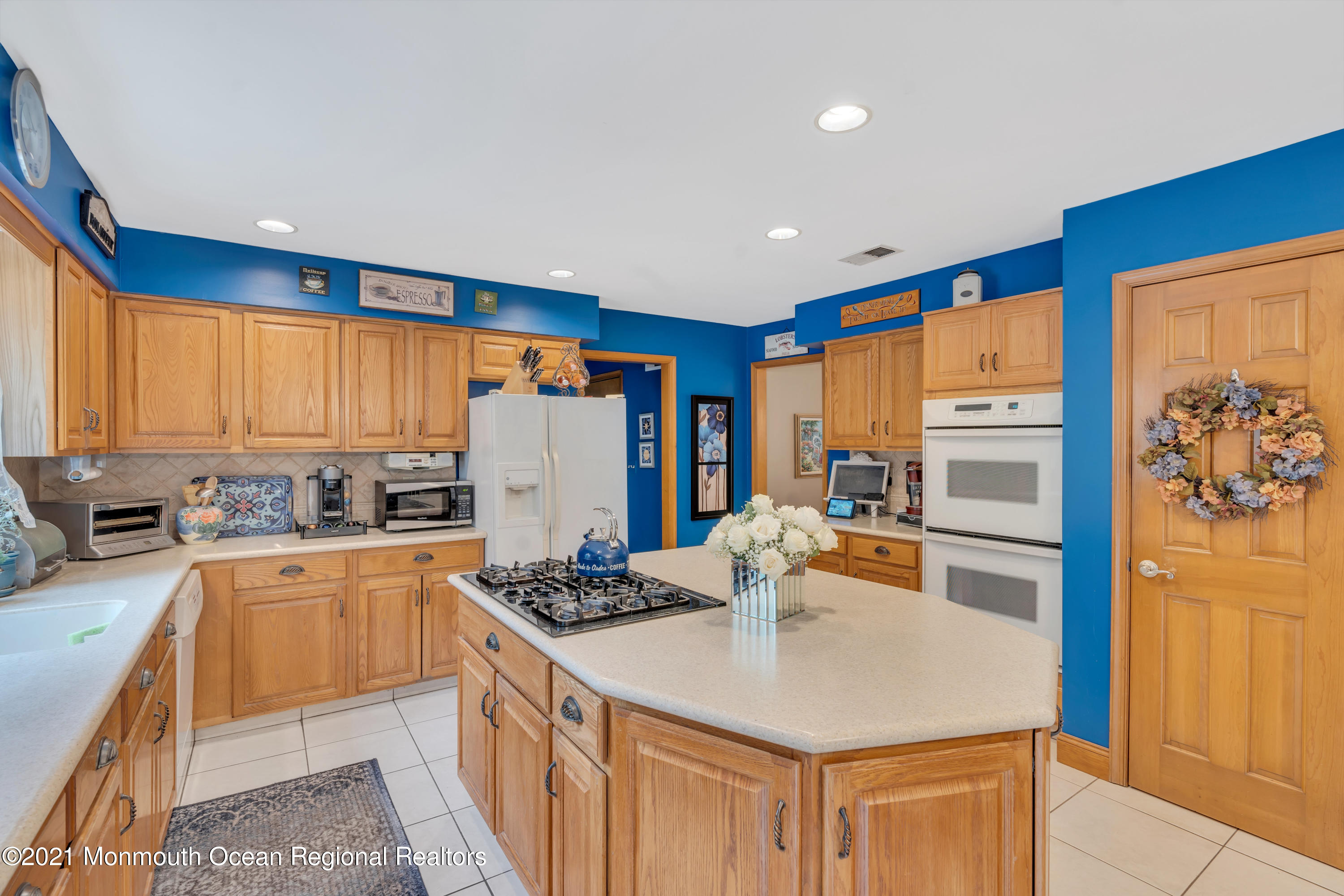 9 Wilfred Road Manalapan, NJ 07726 - Photo 9 of 23 019_dsc03602