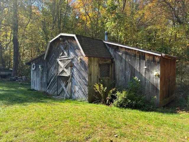 $424,900 | 2 Farrar Drive, Holland, MA 01521