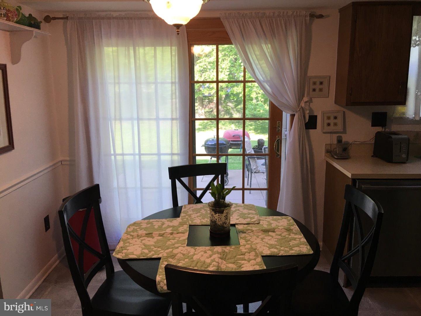 248 Greenview Road Yardley, PA 19067 - Photo 6 of 23 Kitchen