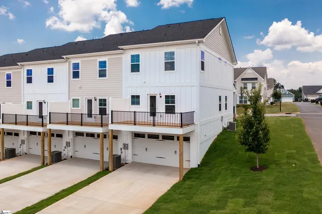 $334,900 | 33 Leander Drive, Greer, SC 29651