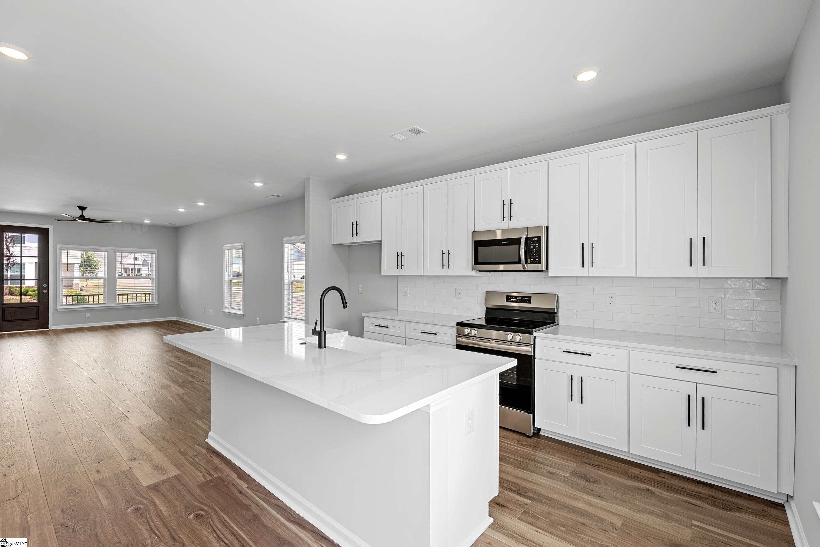 33 Leander Drive Greer, SC 29651 - Photo 8 of 28