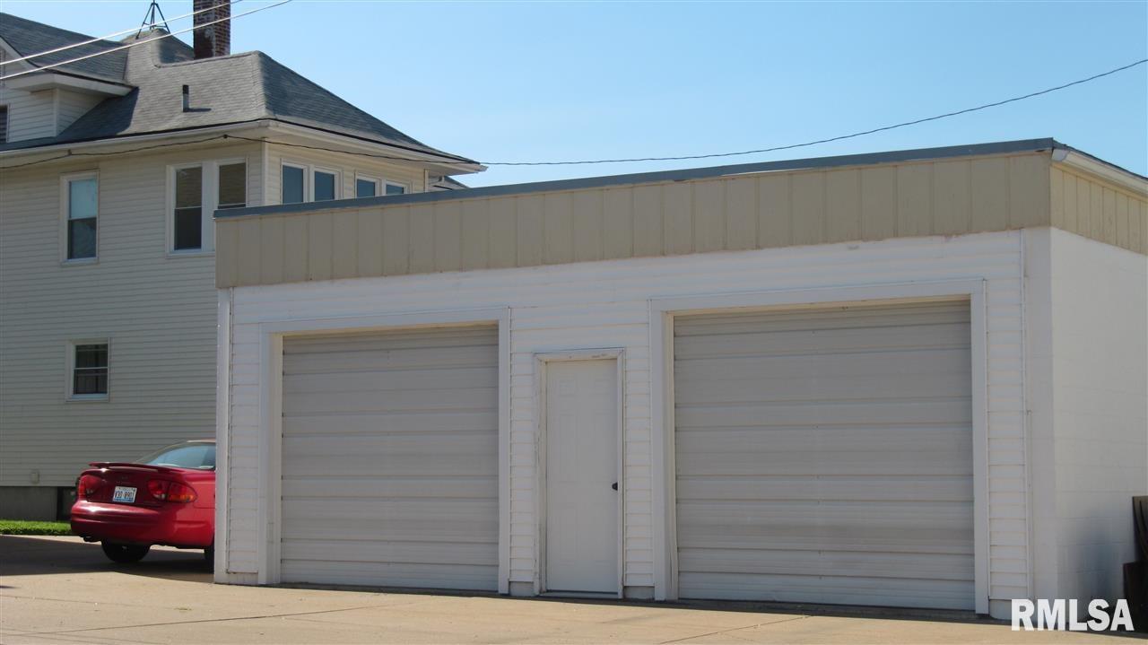 2121 16th Street Moline, IL 61265 - Photo 3 of 4 Gallery Image 3