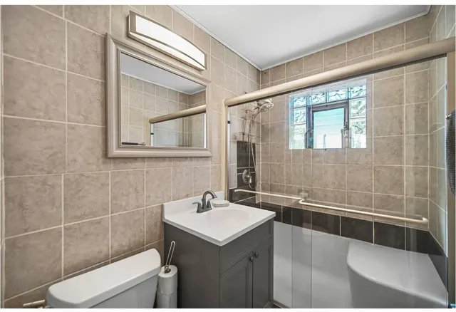 $2,300 | 6404 West 85th Place, Burbank, IL 60459