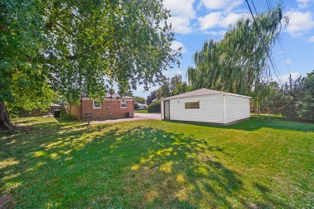 $2,300 | 6404 West 85th Place, Burbank, IL 60459