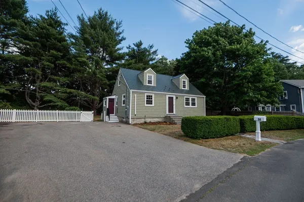 $728,000 | 14 Web Road, Georgetown, MA 01833