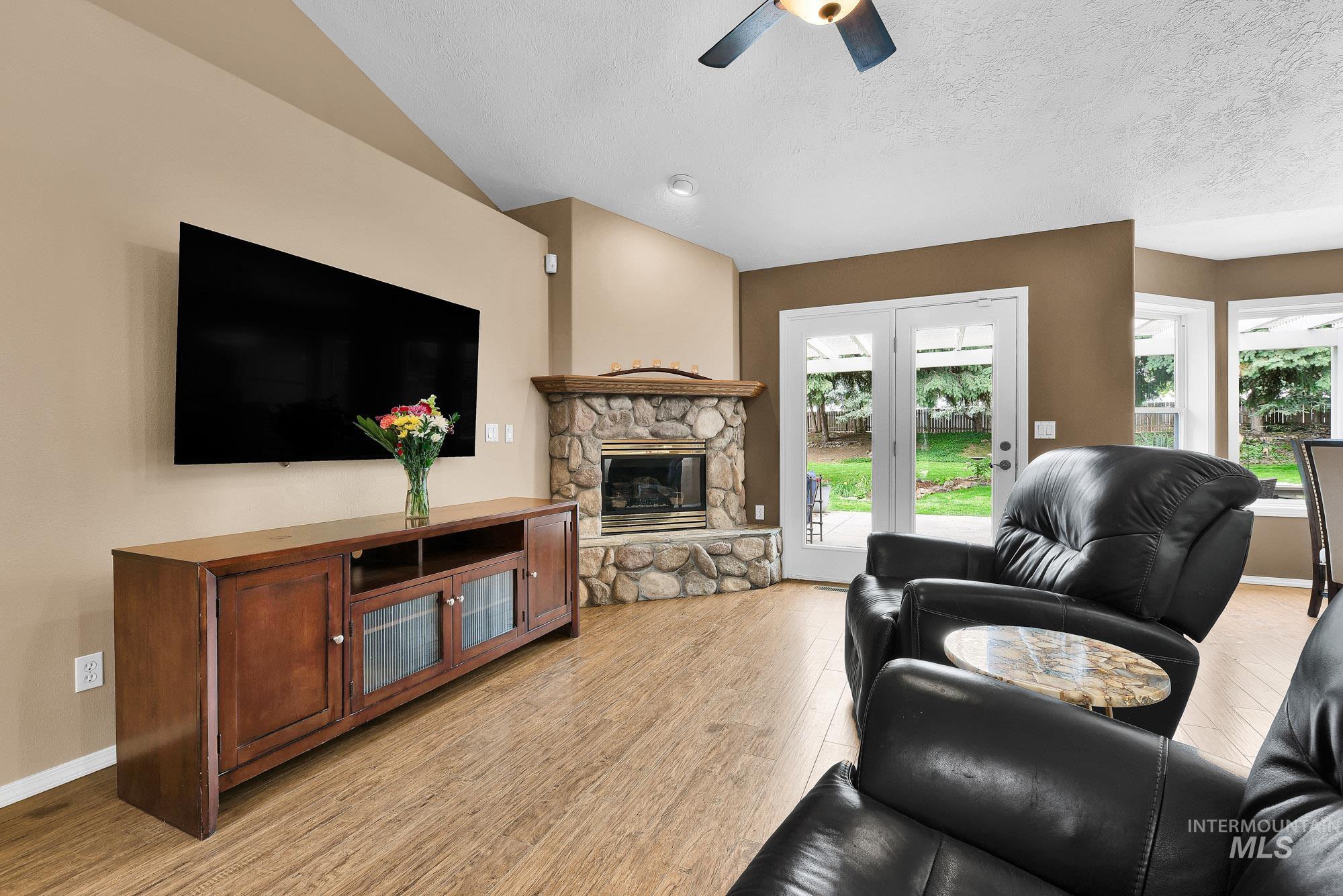23193 Forest Hills Loop Caldwell, ID 83607 - Photo 9 of 47