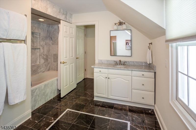 1 Chilton Road Chester, NJ 07930 - Photo 38 of 46