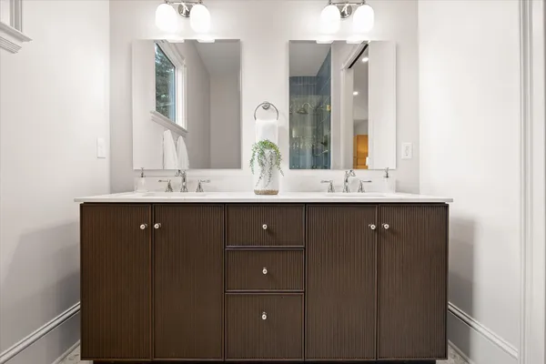 $984,700 | Undisclosed Address, Chattanooga, TN 37409