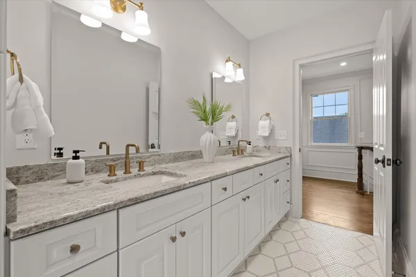 $984,700 | Undisclosed Address, Chattanooga, TN 37409