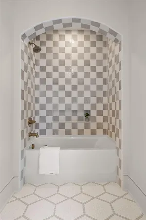 $984,700 | Undisclosed Address, Chattanooga, TN 37409