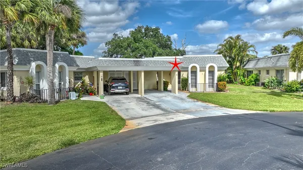 $199,900 | 9 Park Ln Circle, Lehigh Acres, FL 33936