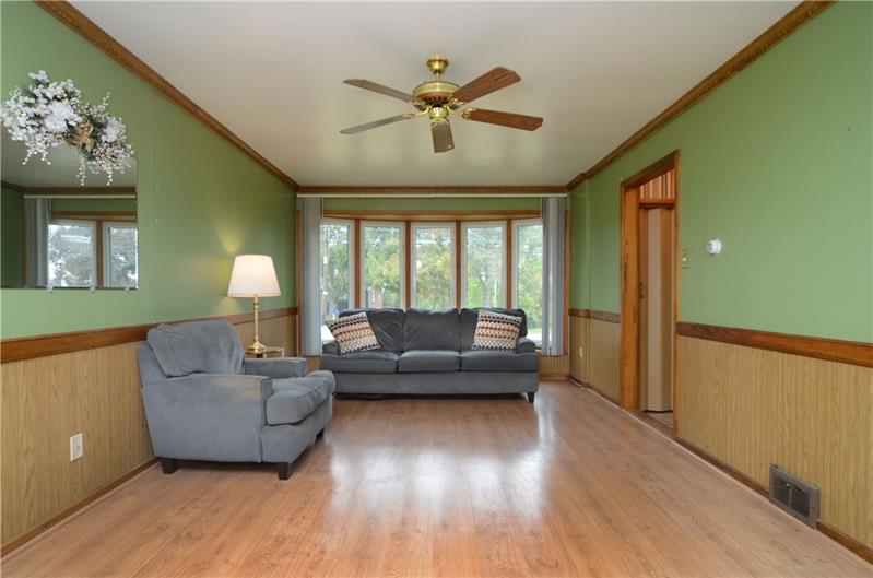 320 Center Grange Road Monaca, PA 15061 - Photo 2 of 9 Gallery Image 2