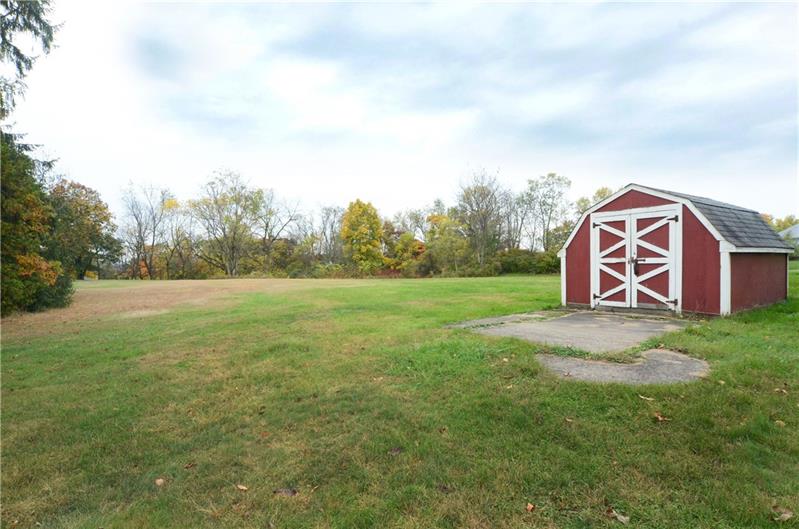320 Center Grange Road Monaca, PA 15061 - Photo 8 of 9 Gallery Image 8