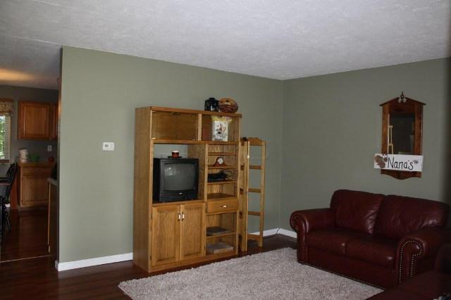 15701 Sherri Road Mount Vernon, OH 43050 - Photo 9 of 16 Gallery Image 9