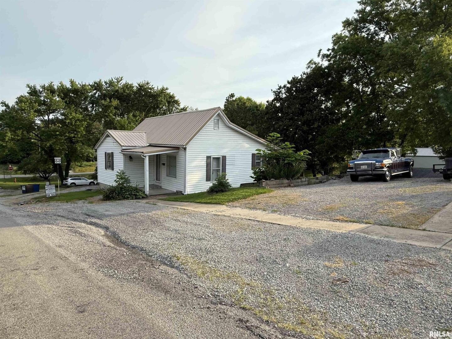 41 Cache Avenue Buncombe, IL 62912 - Photo 2 of 31