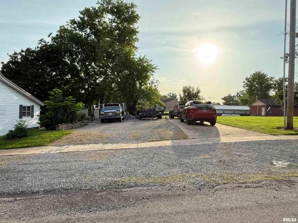 $56,300 | 41 Cache Avenue, Buncombe, IL 62912