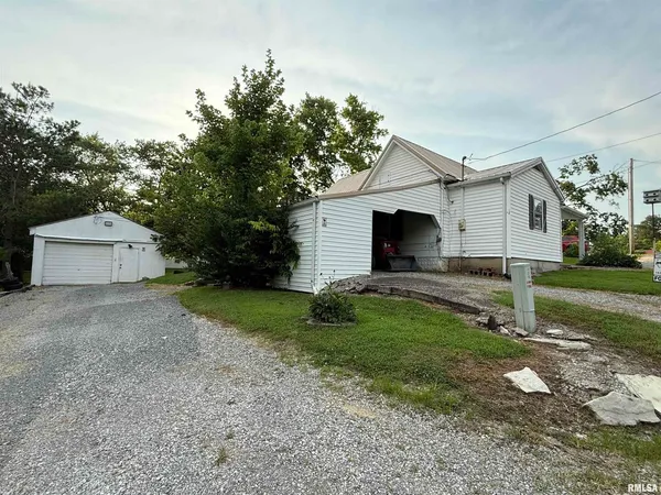 $56,300 | 41 Cache Avenue, Buncombe, IL 62912