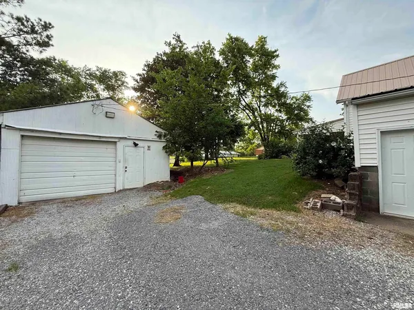 $56,300 | 41 Cache Avenue, Buncombe, IL 62912