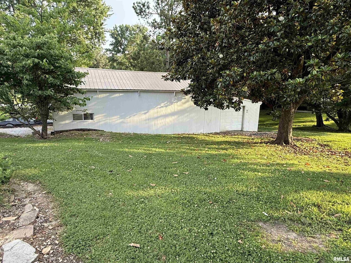 41 Cache Avenue Buncombe, IL 62912 - Photo 8 of 31