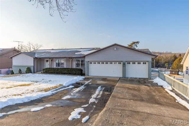 $459,900 | 617 Marseilles Drive, Bonne Terre, MO 63628