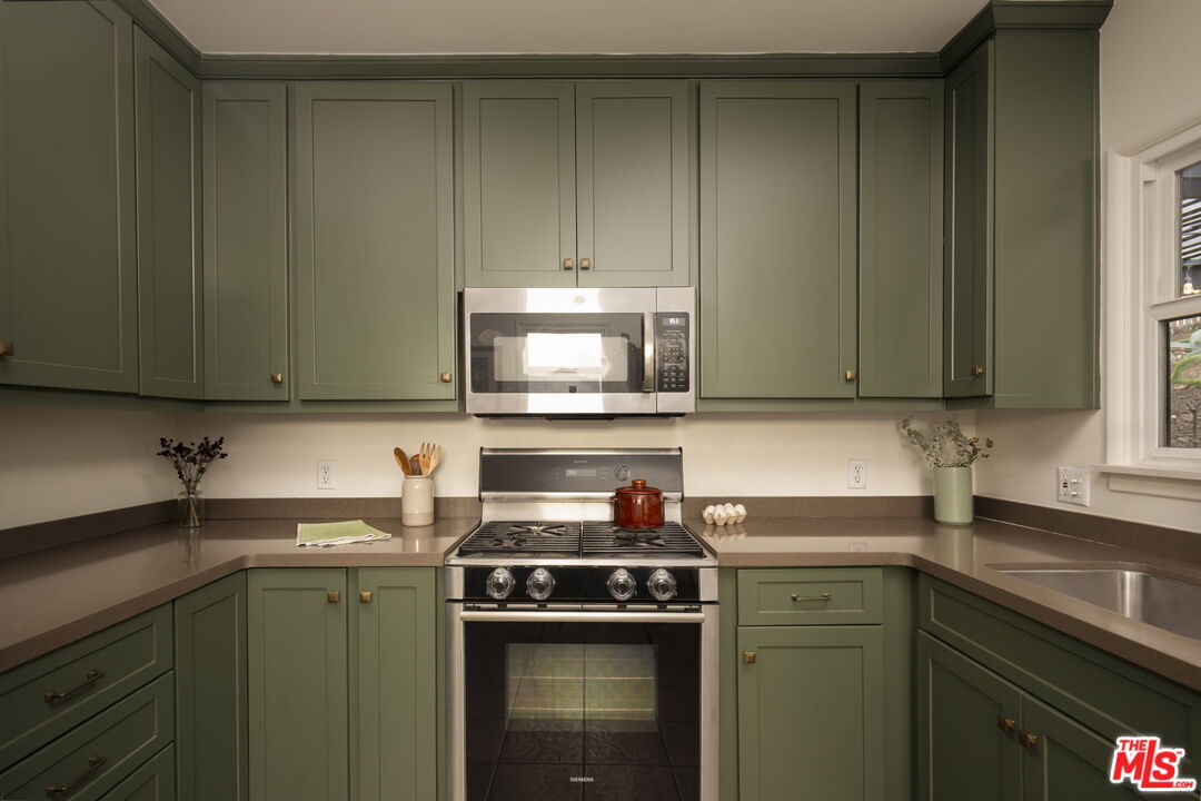 2731 Delor Road Los Angeles, CA 90065 - Photo 9 of 29