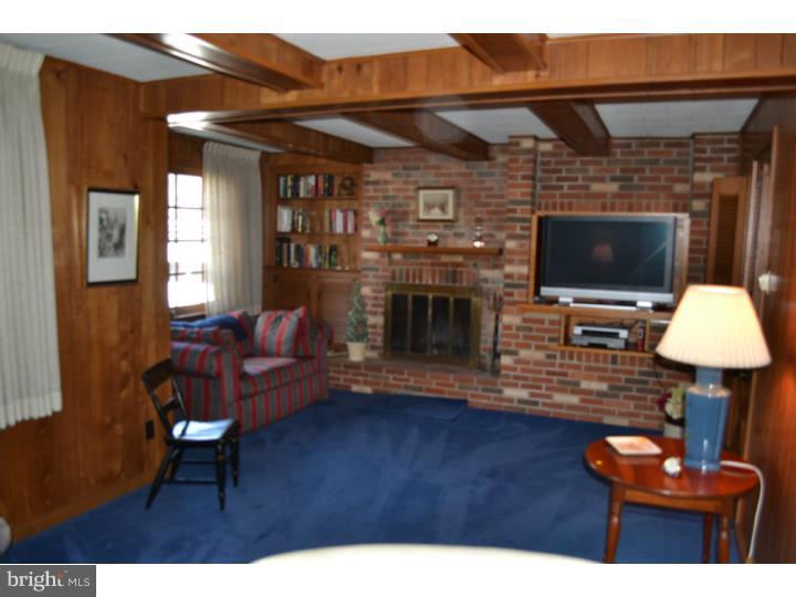 441 Kerr Lane Springfield, PA 19064 - Photo 6 of 19 Family Room