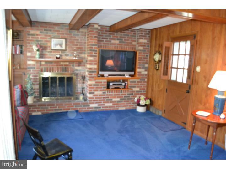 441 Kerr Lane Springfield, PA 19064 - Photo 7 of 19 Family Room