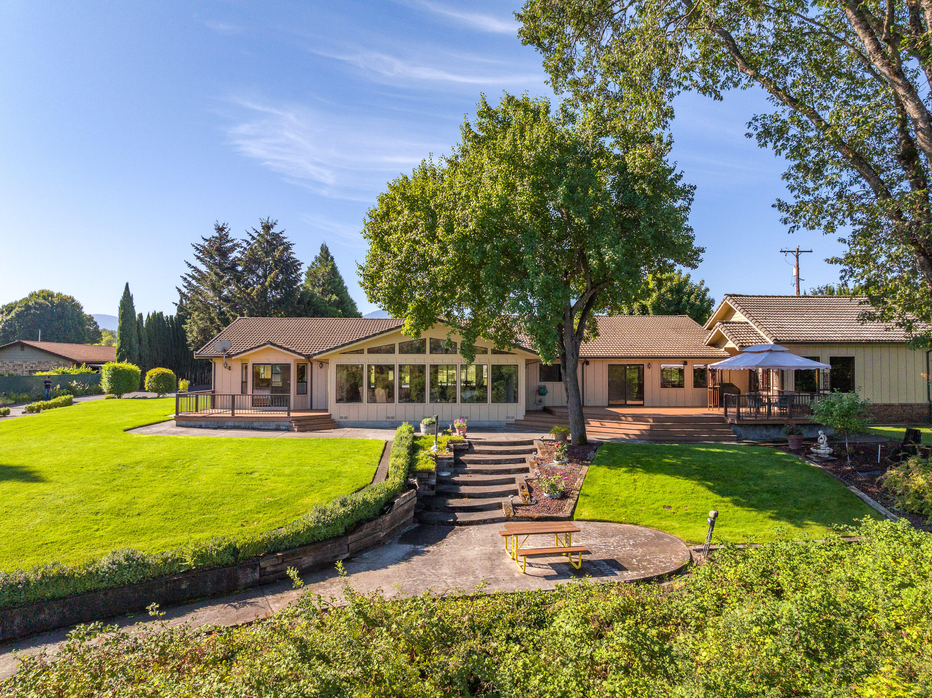 4780 Leonard Road Grants Pass, OR 97527 - Photo 4 of 60 close up no river