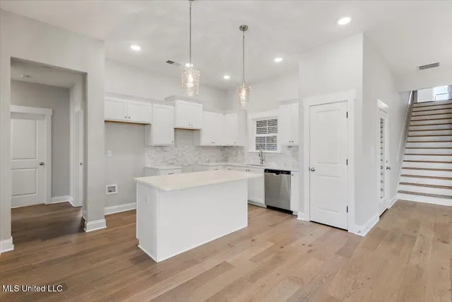 $373,900 | 597 Sunflower Street, Nesbit, MS 38651