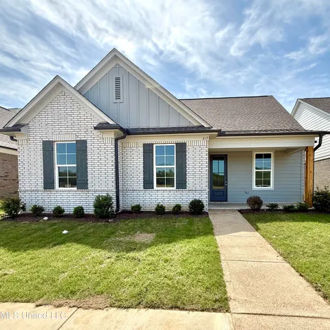 $373,900 | 597 Sunflower Street, Nesbit, MS 38651