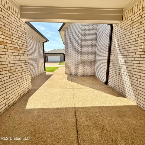 $373,900 | 597 Sunflower Street, Nesbit, MS 38651