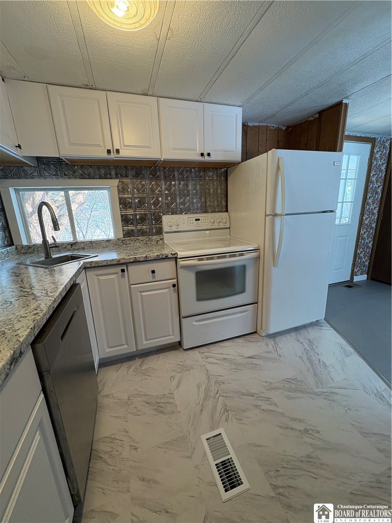 6070 Wiery Road Chautauqua, NY 14757 - Photo 9 of 48