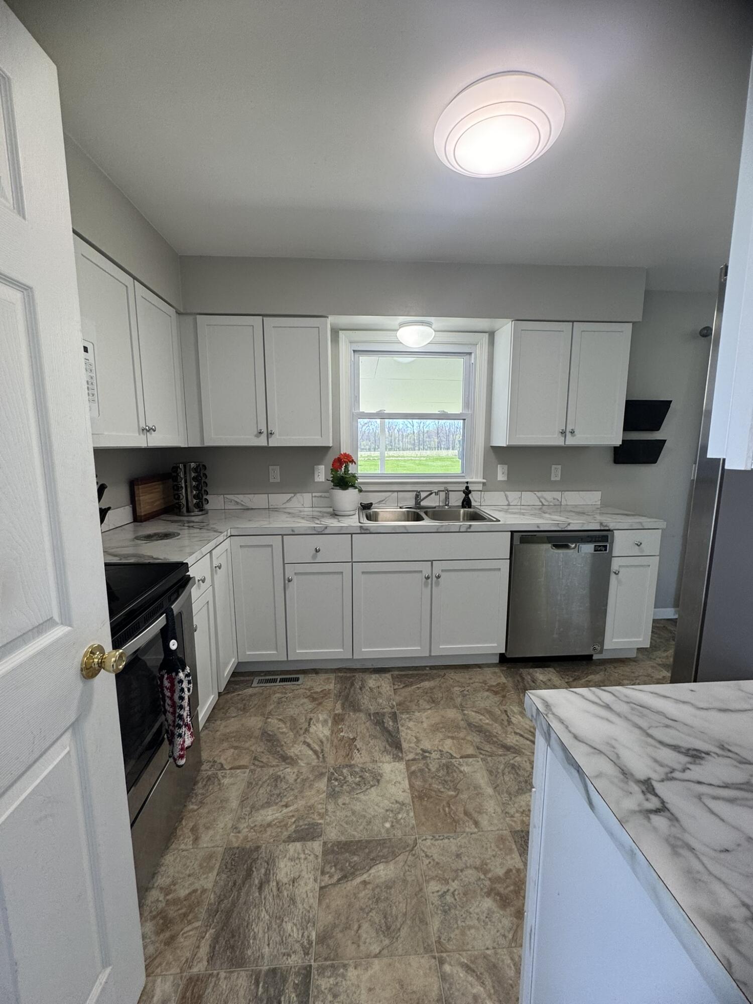1535 West Kinley Road St. Johns, MI 48879 - Photo 8 of 41 IMG_3694