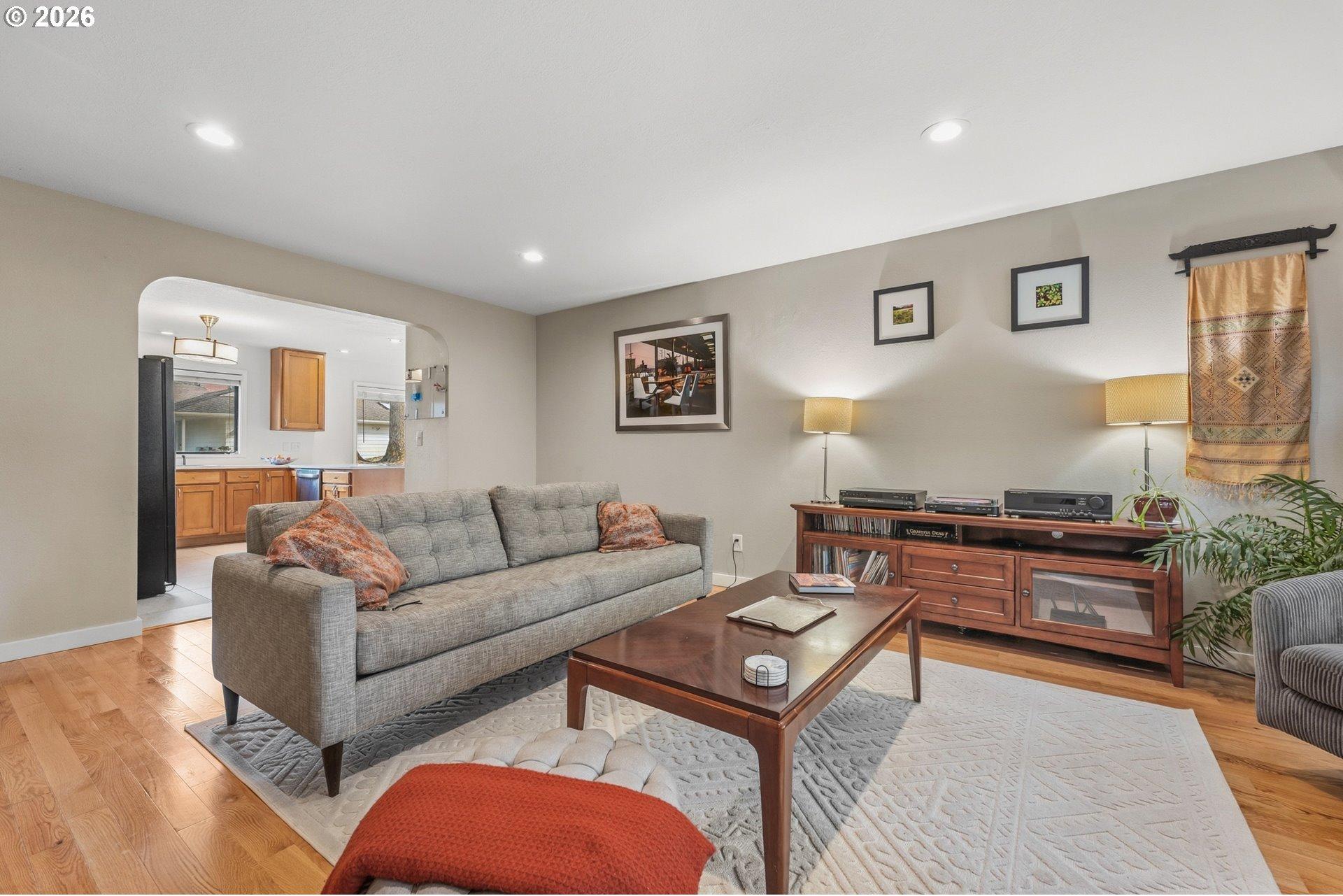 3951 Southwest Canby Street Portland, OR 97219 - Photo 4 of 46 Gallery Image 4