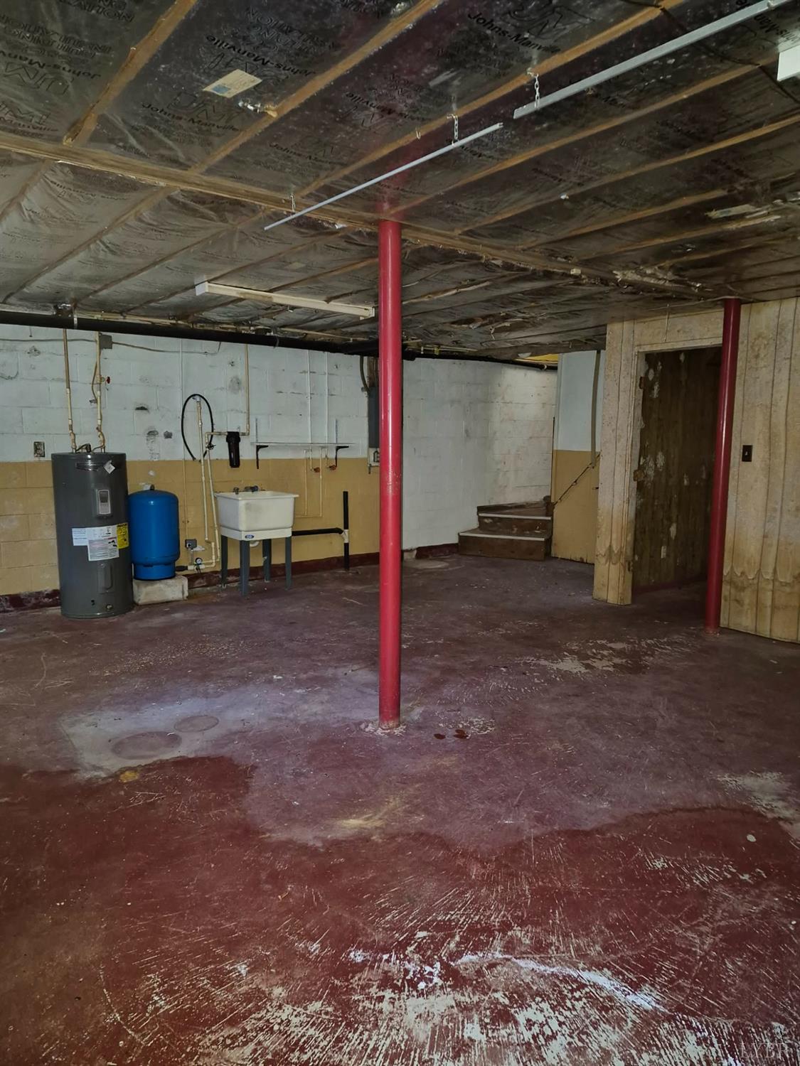 123 Elmwood Lane Rustburg, VA 24588 - Photo 20 of 25 a view of parking garage