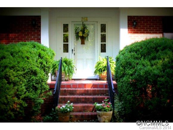 248 Edwards Street Rutherfordton, NC 28139 - Photo 2 of 24 Gallery Image 2