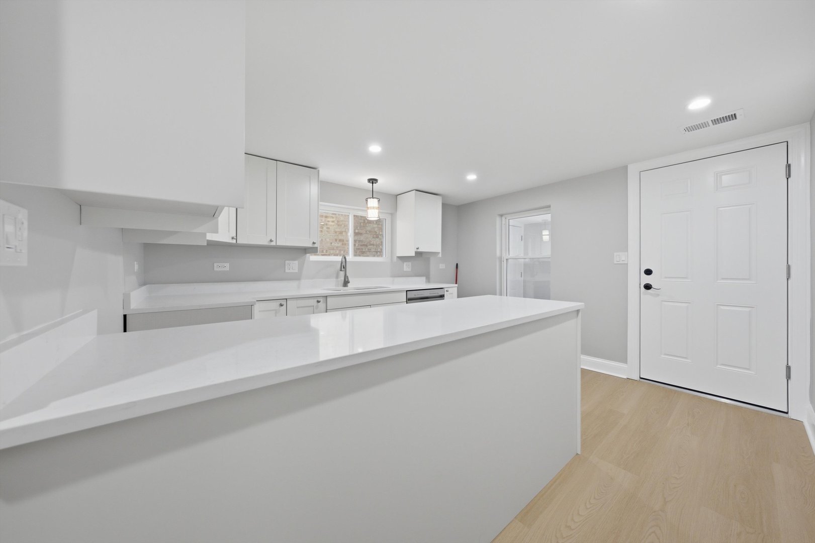 1504 Grove Avenue Berwyn, IL 60402 - Photo 6 of 55