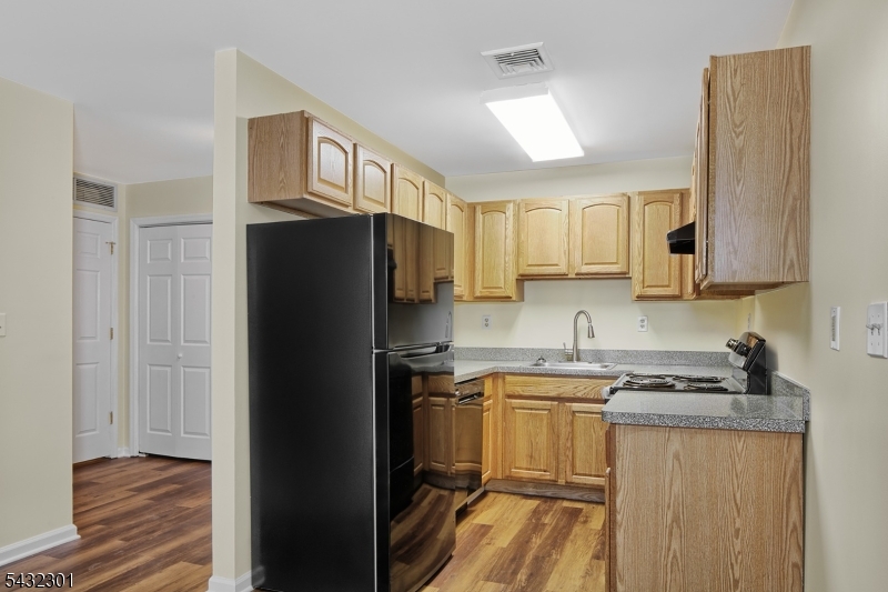 9 Madison Avenue, Unit 18 Paterson, NJ 07524 - Photo 11 of 17