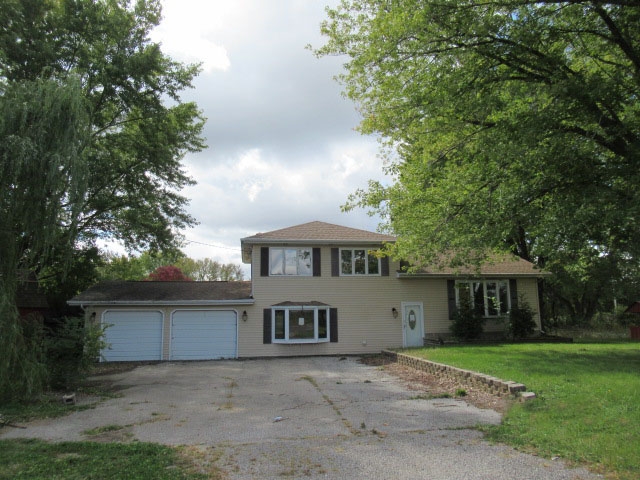 13909 Mennonite Church Road Pekin, IL 61554 - Photo 1 of 26