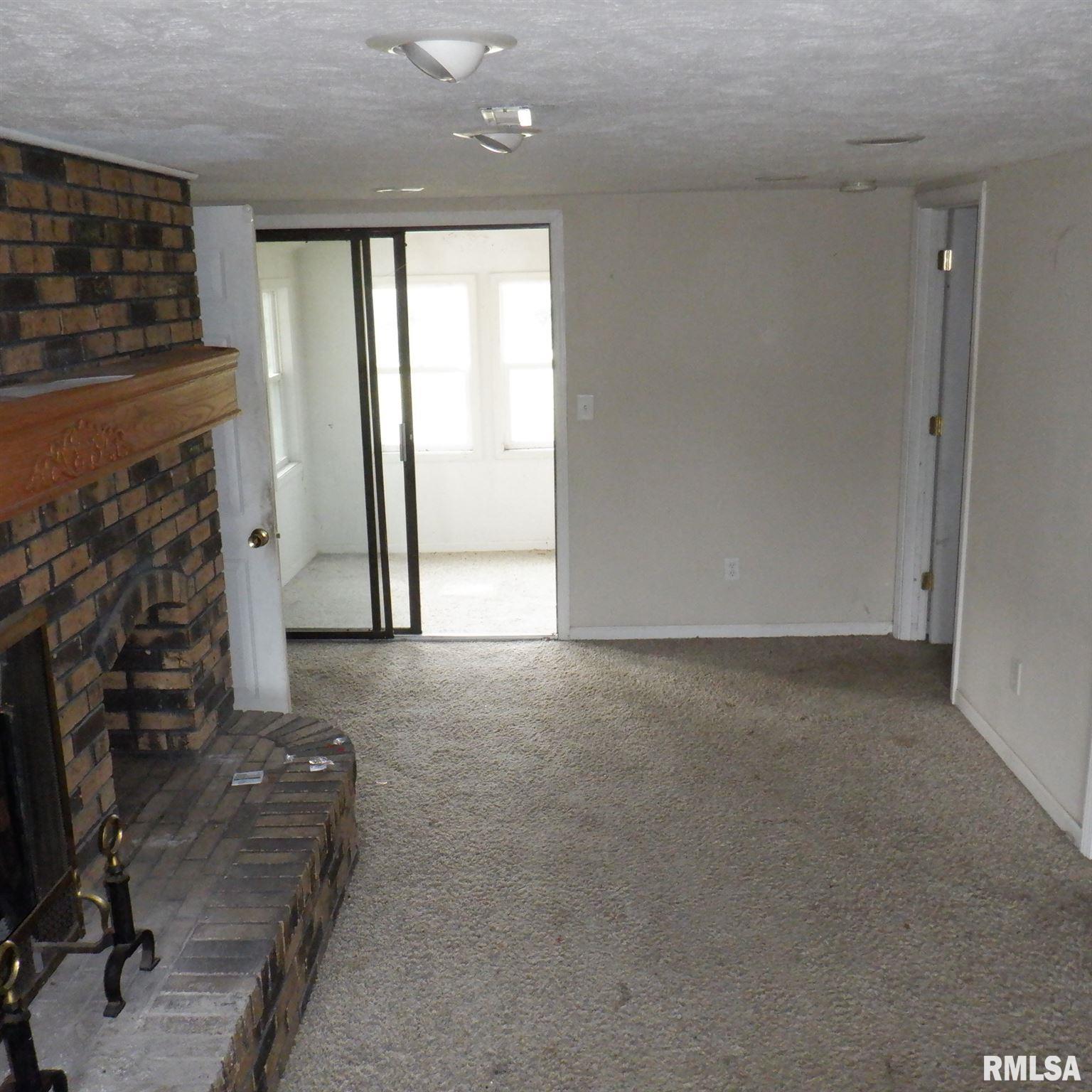 13909 Mennonite Church Road Pekin, IL 61554 - Photo 6 of 26