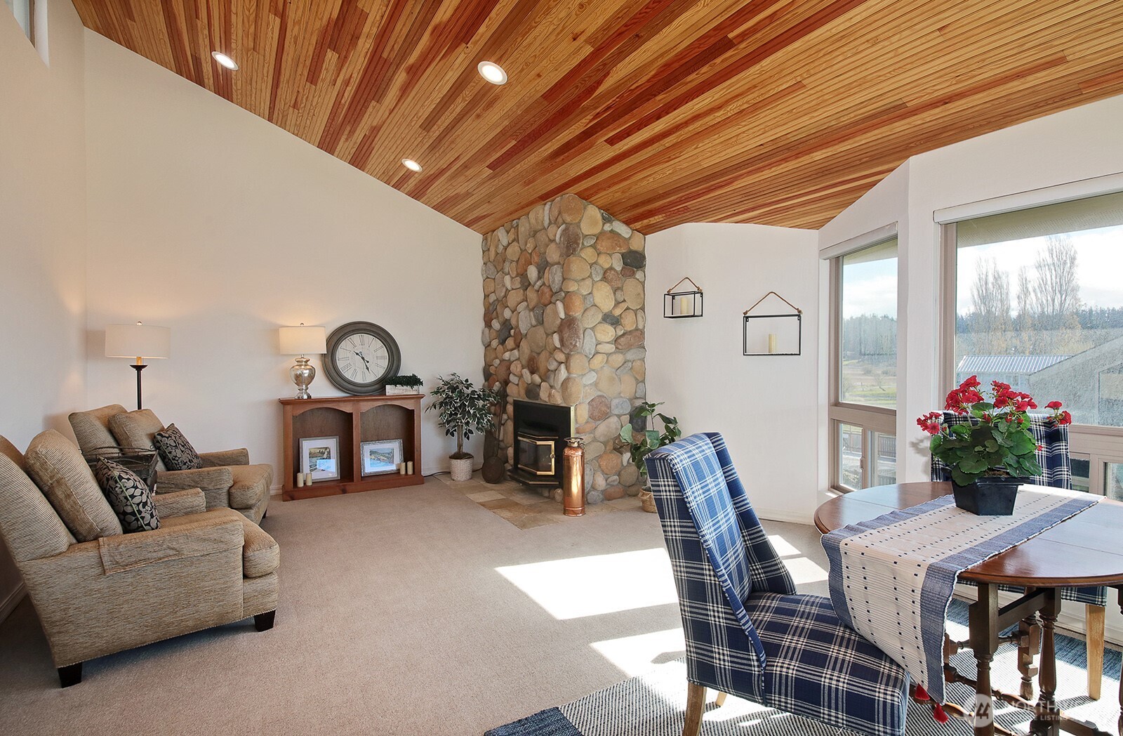 816 Old Beach Road, Unit 203 Freeland, WA 98249 - Photo 8 of 32
