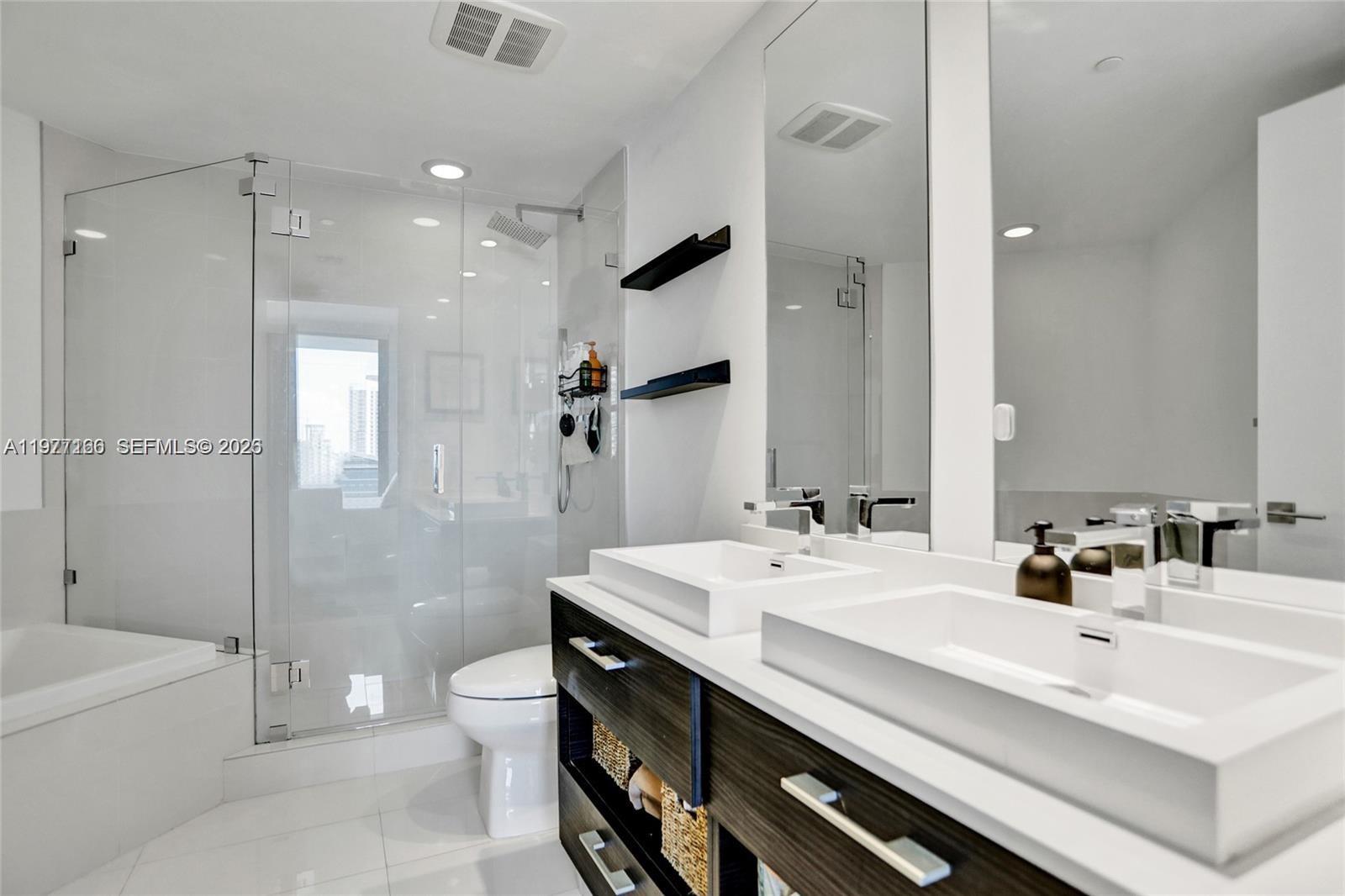 45 Southwest 9th Street, Unit 2001 Miami, FL 33130 - Photo 13 of 48